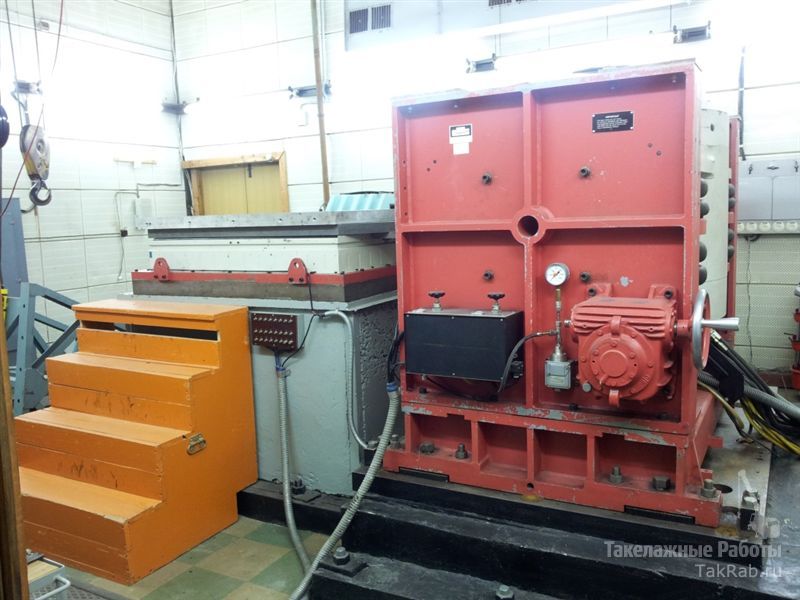 Занос и установка вибрационного стенда массой более 18 тонн.